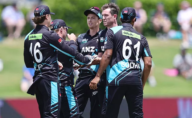 New Zealand beat Bangladesh in final T20 to level series 1-1 - Sakshi