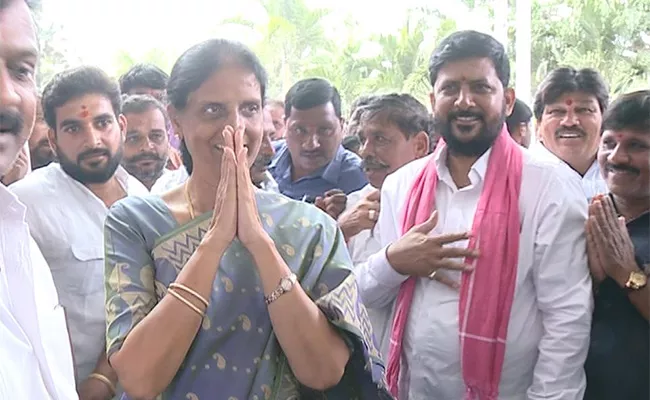 BRS MLAs goes Erravelli Meet KCR - Sakshi