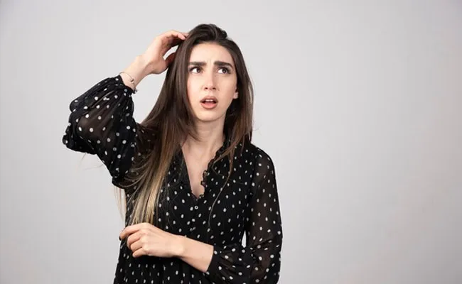 Home Remedies To Cure Dandruff Naturally - Sakshi