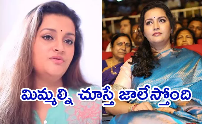 Renu Desai Comments On Senior Journalist - Sakshi