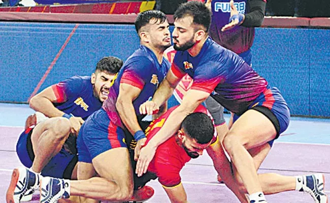 Dabang Delhi team won the tenth season of Pro Kabaddi League - Sakshi