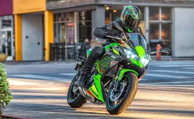 Up To Rs 60000 Off On Kawasaki Bikes - Sakshi