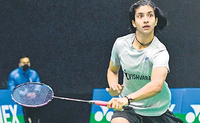 Malvika in the semis - Sakshi