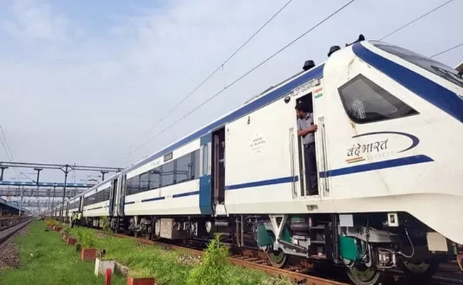 Anti Collision System Kavach Deployed on 1465 Route km 139 Locomotives - Sakshi