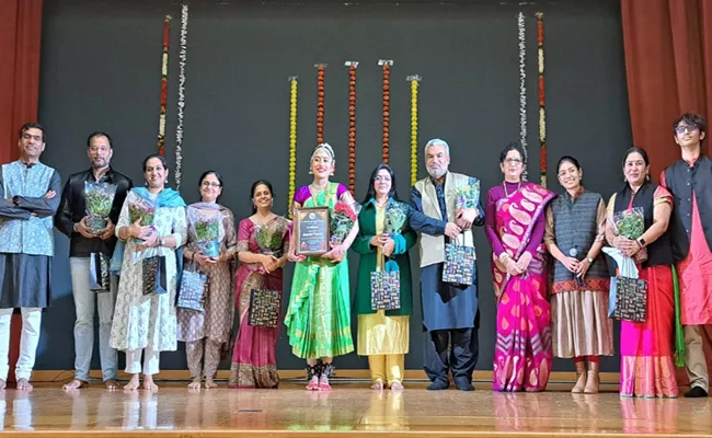 Narayani Gayatri Dance Performance In Hong Kong - Sakshi