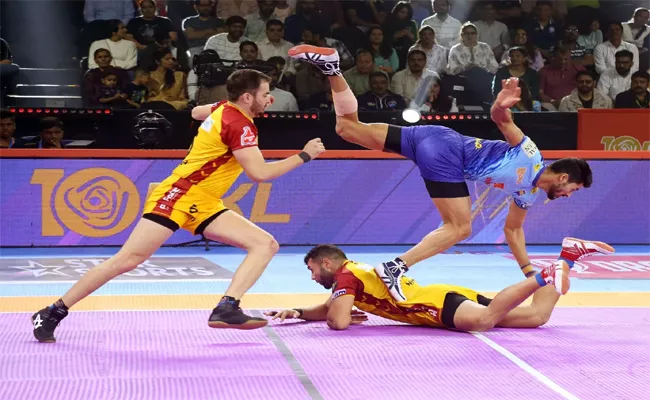 Pro Kabaddi 2024: Telugu Titans Lost To Bengal Warriors, 10th Defeat In The Season - Sakshi