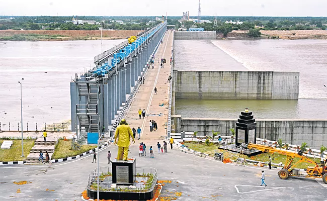 Nellore barrage works completed in record time - Sakshi