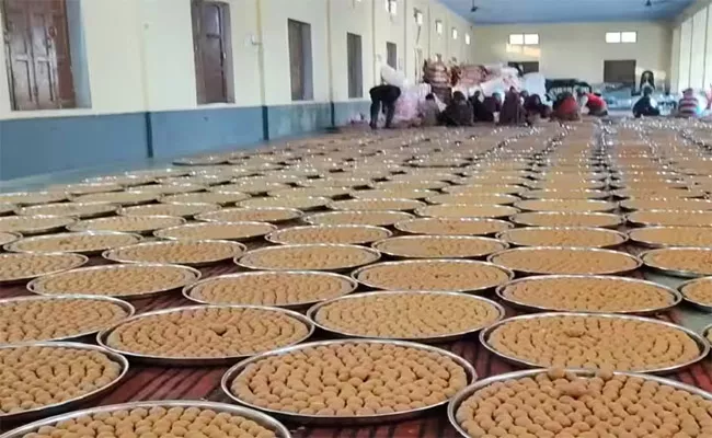 ram mandir inauguration ram bhakt make desi ghee laddu - Sakshi