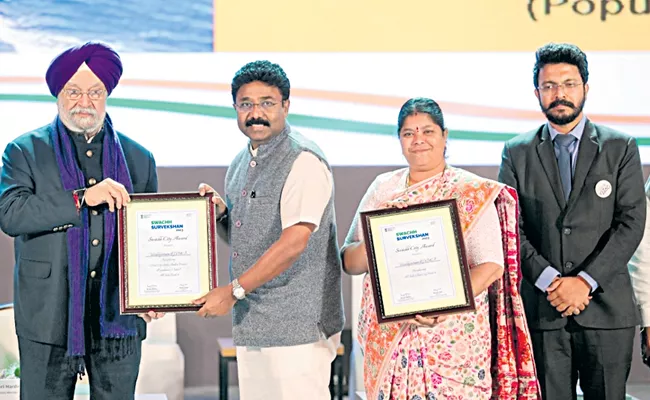 Visakhapatnam ranks fourth in clean cities - Sakshi