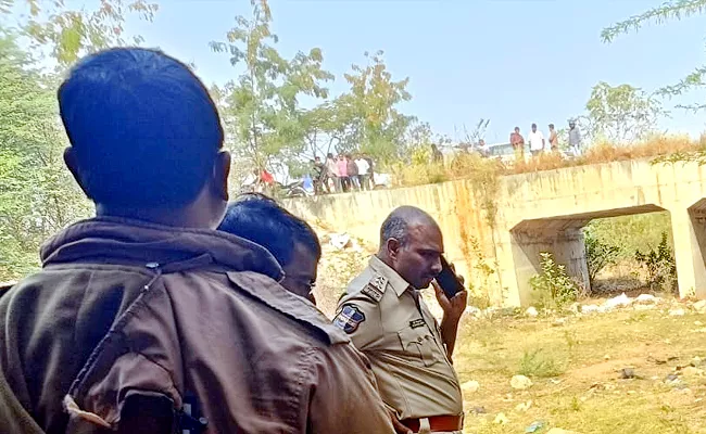 dead body In Outer Ring Road - Sakshi