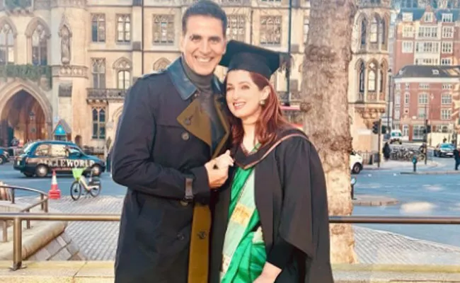 Akshay Kumar Emotional Post On Twinkle Khanna Graduated From University Of London - Sakshi