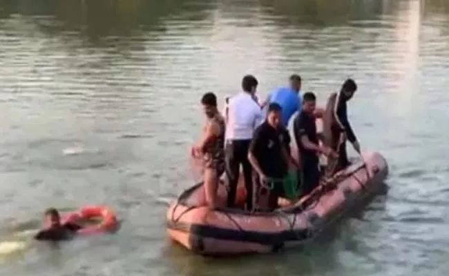 Boat Overturn In Gujarat Vadodara School Children Died - Sakshi