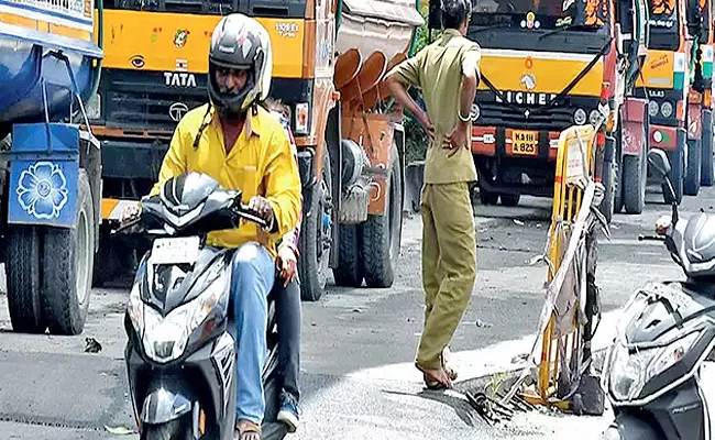 Oil Truck Owners Protest Against Hit and Run Law Telangana association Clarity - Sakshi