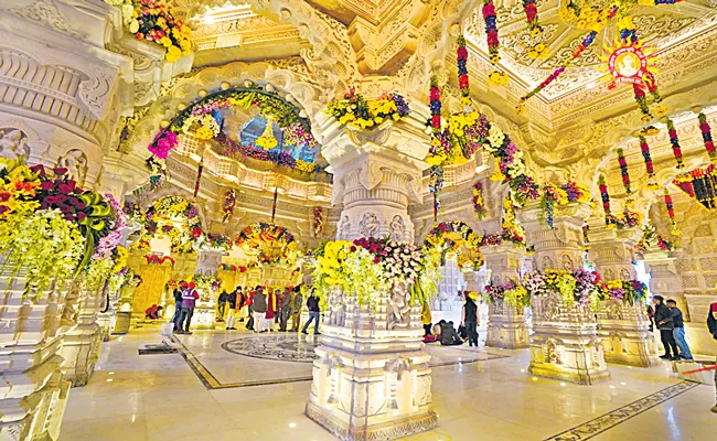 PM Narendra Modi prayers at Sri Ranganatha Swamy Temple, Srirangam, Tamilnadu - Sakshi