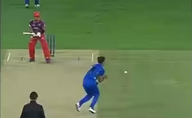 Trent Boult Drops A Sitter Before Gurbaz Wins It For Dubai Capitals In ILT20 2024 - Sakshi