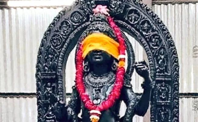 Ayodhya Ramlalla Garbhgriha UK Ram Devotees in Ayodhya - Sakshi