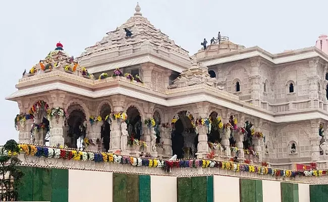 Helicopters will Shower Flowers During Aarti - Sakshi