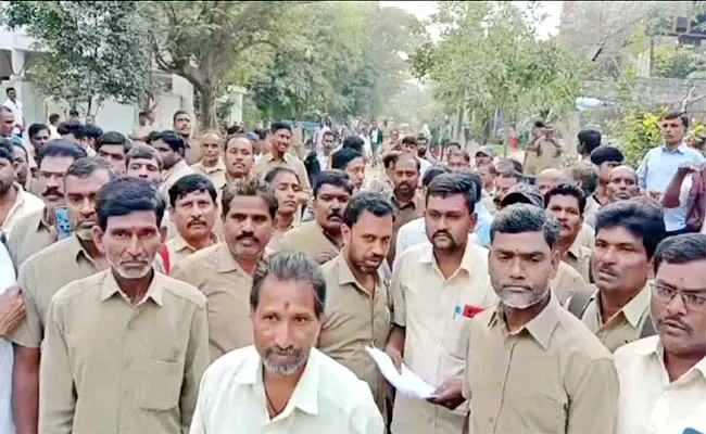 TSRTC Employees Meet CM Revanth Reddy - Sakshi