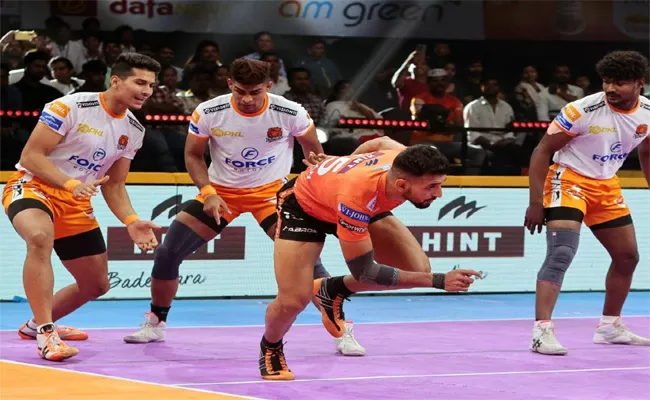 Guman Singh Shines As U Mumba And Puneri Paltan Play Out A Thrilling Tie - Sakshi