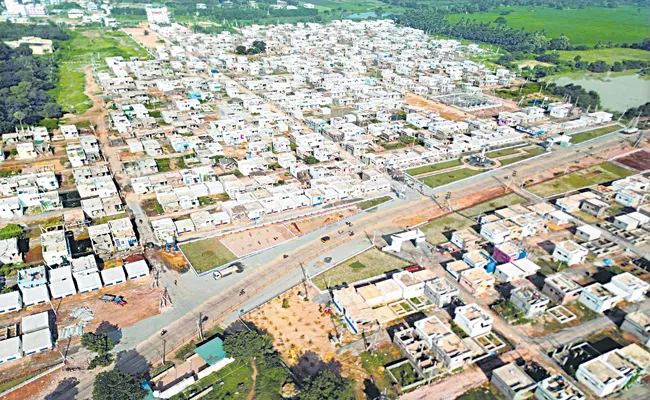 YS Jagan Govt Created New history in Distribution of housing sites - Sakshi