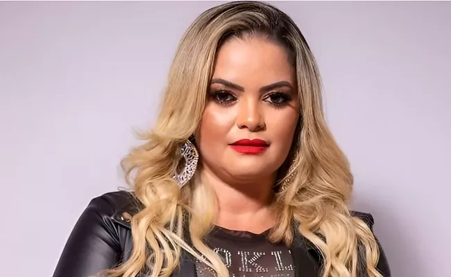 Brazilian pop star Dani Li dies after complications during liposuction - Sakshi