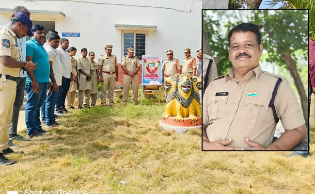 Head Constable Srinivasulu passed away - Sakshi