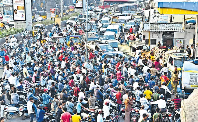 Tanker drivers strike Clashes at many places of Petrol Fuel stations - Sakshi