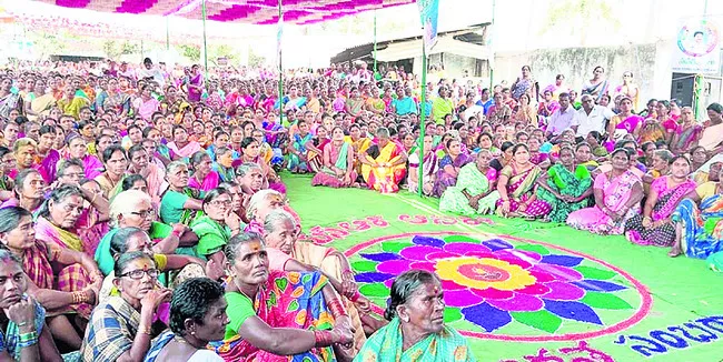 తెర్లాం: ఆసరా సంబరాల్లో పాల్గొన్న పొదుపు సంఘాల మహిళలు   - Sakshi