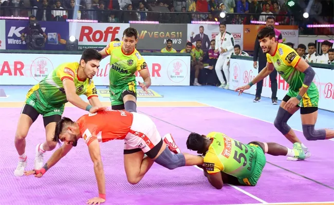 Pro Kabaddi 2024: Patna Pirates Outstanding Defence Takes Them To Huge Win Over Gujarat Giants - Sakshi