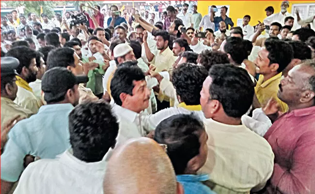 A Fight Between TDP Political Leaders - Sakshi