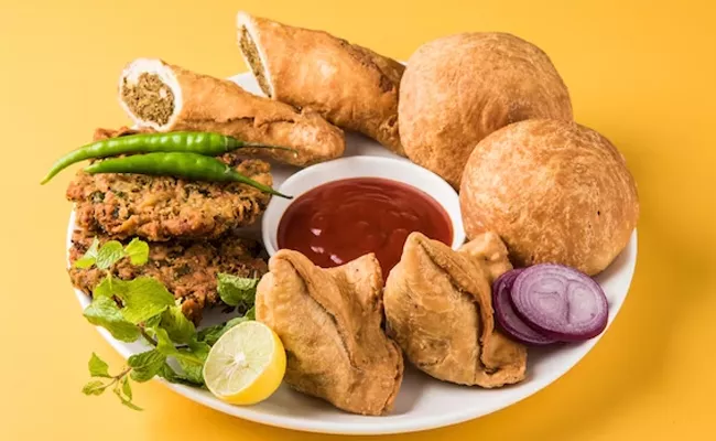 Never hurt samosa and kachori hotels latest trend viral story - Sakshi