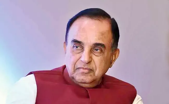 EX MP Subramanian Swamy At Tirupati District Court For defamation case - Sakshi