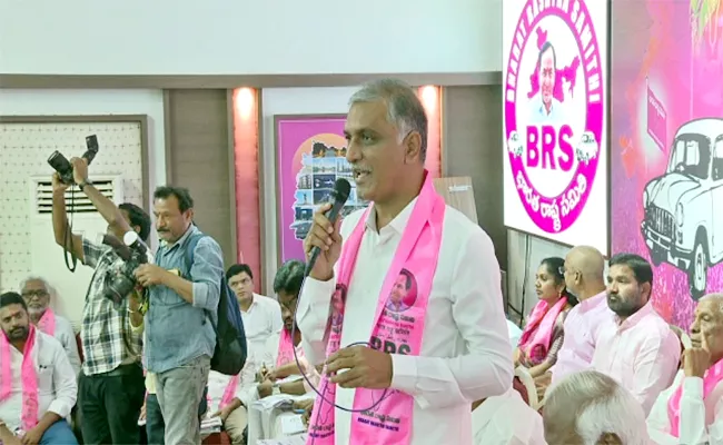 Ex Minister Harish Rao Key Comments Over KCR Health - Sakshi