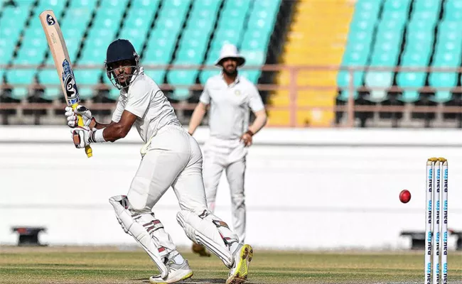 Anustup Majumdar, Sourav Paul give Bengal the edge over Andhra on opening day - Sakshi