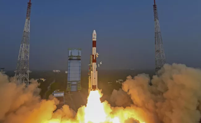 ISRO successfully tests Polymer Electrolyte Membrane Fuel Cell on PSLV-C58 orbital platform POEM3 - Sakshi