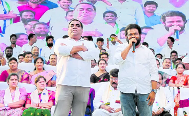 YSRCP Samajika Sadhikara Bus Yatra In Kakinada District Peddapuram - Sakshi