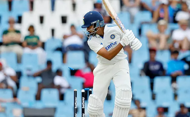 Shreyas Iyer Added To Mumbai Squad For Ranji Trophy Game Against Andhra - Sakshi