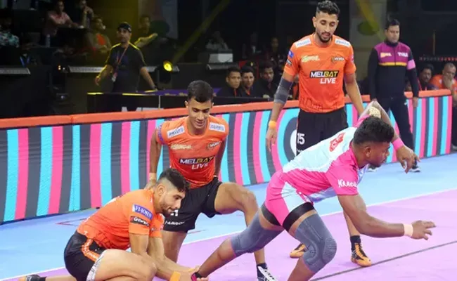 Pro Kabaddi 2024: Delhi Dabang Defeated U Mumba - Sakshi