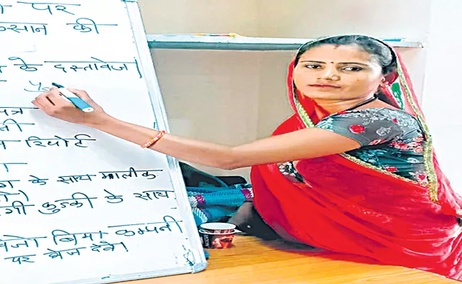 Teen Bride to Village Leader: Pravina Journey from Village Sarpanch to Education Advocate - Sakshi