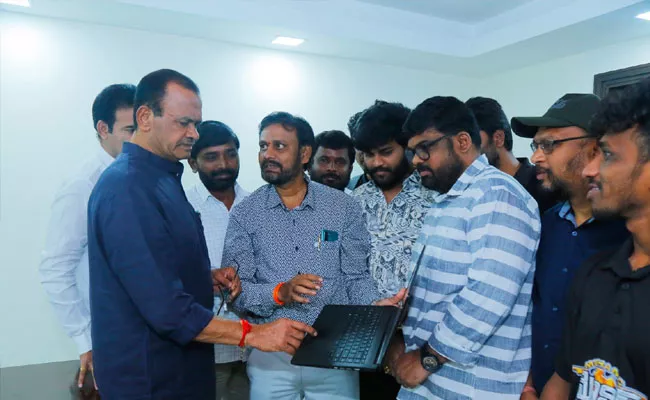 Mechanic Movie Trailer Launch by Komatiredy Venkat Reddy - Sakshi