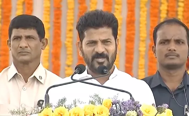 Cm Revanth Reddy Flag Off 100 New Tsrtc Buses - Sakshi