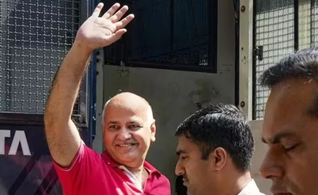 Delhi court grants 3 day bail to Manish Sisodia - Sakshi