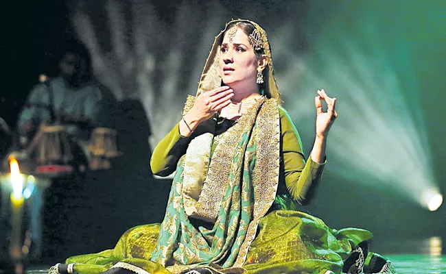 Manjari Chaturvedi conducts workshops on classical Kathak - Sakshi