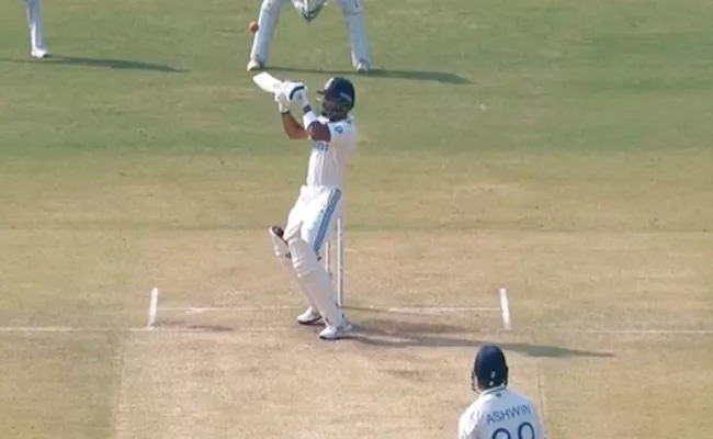 Ind vs Eng 3rd Test: Dhruv Jurel Arrival Hitting Wood 146 kmph Bouncer for Six - Sakshi