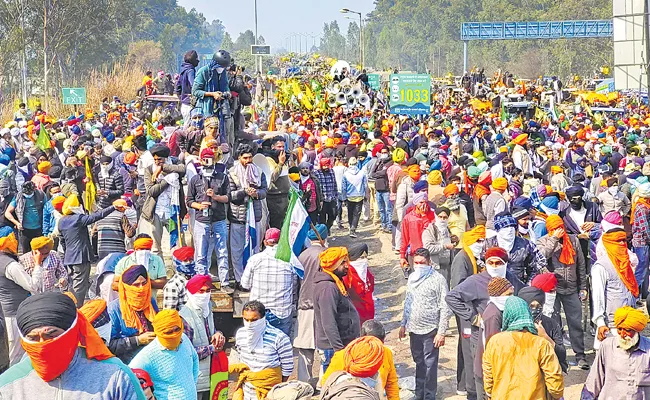 Farmers of Punjab took to the road of protest - Sakshi