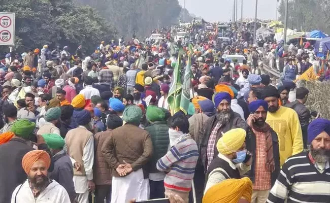 Ministers Fourth Round Of Talks With Farmer Leaders In Chandigarh - Sakshi