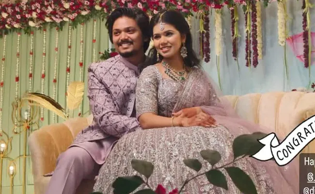 Tollywood Actor Divya Narni Engagement Pics Viral - Sakshi