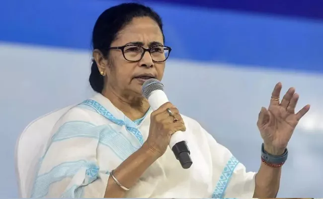 Mamata Banerjee Vows To Stand By Hemant Soren - Sakshi