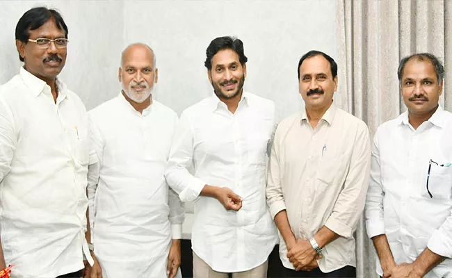 Alla Ramakrishna Reddy Rejoin YSRCP CM Jagan Welcomes - Sakshi