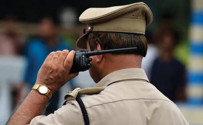 Banjara Hills Inspector Caught By Taking Money - Sakshi